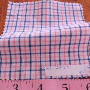 Tattersall Plaid or Tattersall Check Fabric, with vertical stripes that repeat horizontally, forming squares, for children's clothing and menswear.