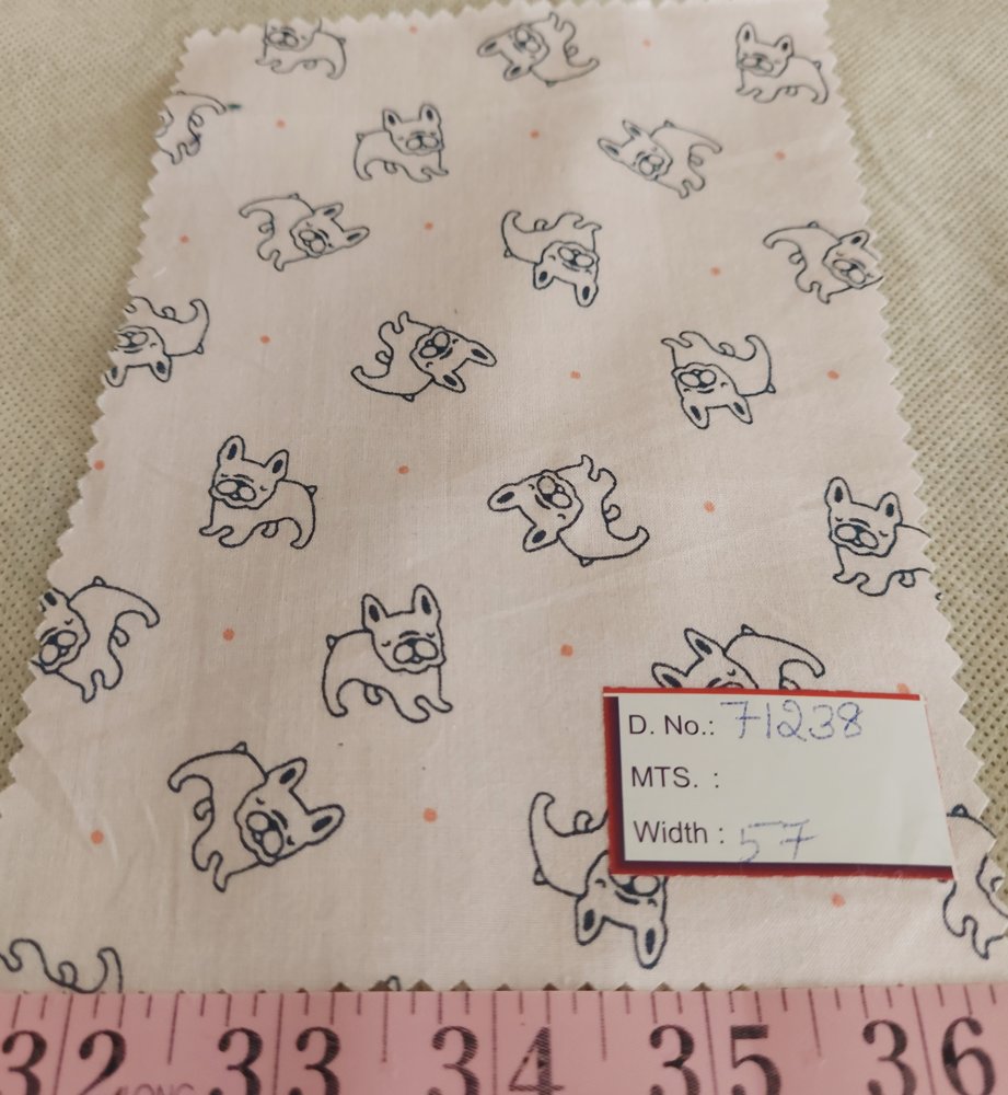 Bulldogs print fabric, with dogs printed, for children's clothing like shirts, skirts, dog bowties, dog & cat bandanas.Bulldogs print fabric, with dogs printed, for children's clothing like shirts, skirts, dog bowties, dog & cat bandanas.