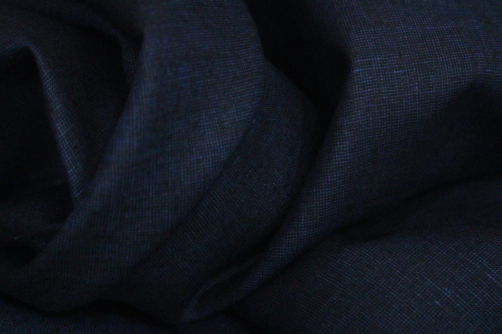 Linen Chambray Fabric for shirts, perfect for linen shirts, summer menswear, linen coats and jackets, ties and bowties.