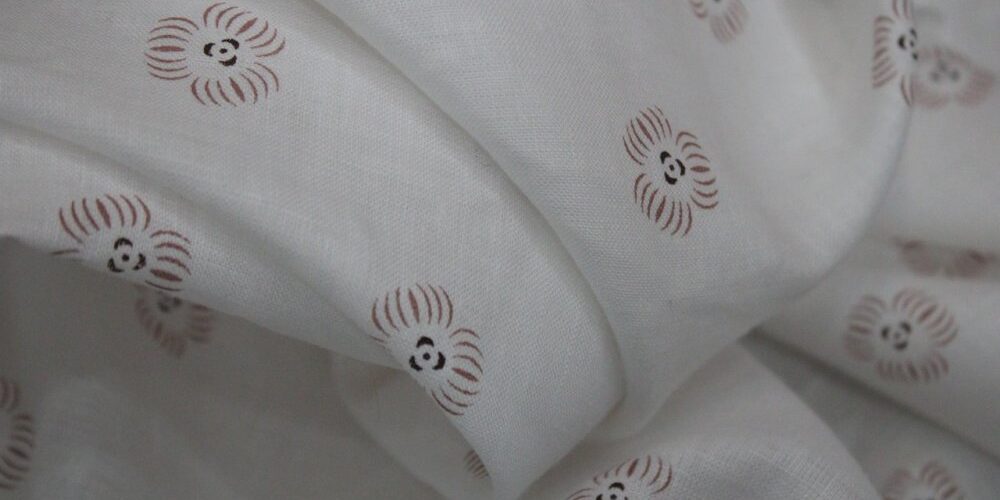 Printed Linen fabric for shirts and dresses, for printed skirts, shirts, printed bowties and classic children's clothing.