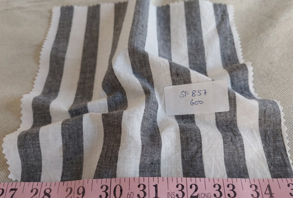 Chambray striped fabric made of cotton, for men's shirts, preppy children's clothing, vintage crafts and sewing and quilting.